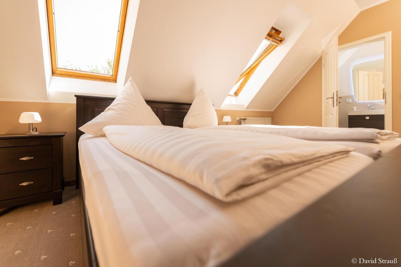 Hotel Wasserschloesschen Наумбург Екстериор снимка